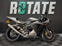 YAMAHA R1