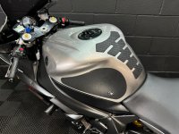 YAMAHA R1