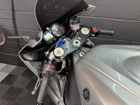 YAMAHA R1