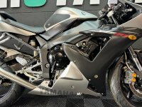 YAMAHA R1