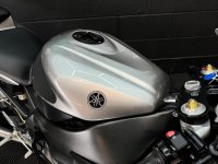 YAMAHA R1