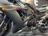 YAMAHA R1