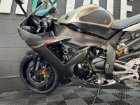 YAMAHA R1