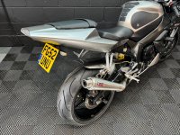 YAMAHA R1