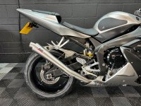 YAMAHA R1