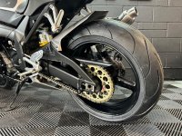 YAMAHA R1