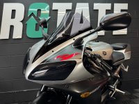 YAMAHA R1