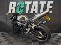 YAMAHA R1