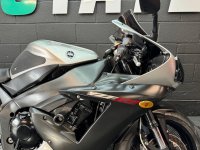 YAMAHA R1