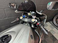YAMAHA R1