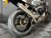 YAMAHA R1