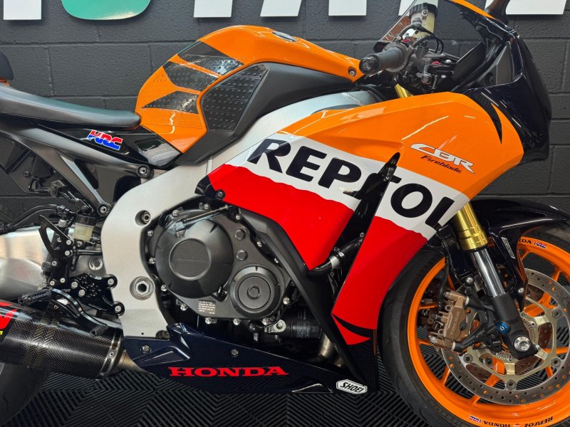 HONDA CBR1000RR Fireblade