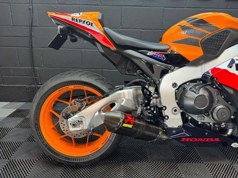 HONDA CBR1000RR Fireblade