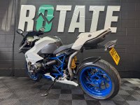 BMW HP2