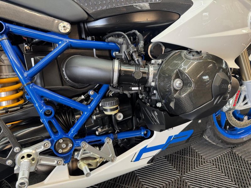 BMW HP2