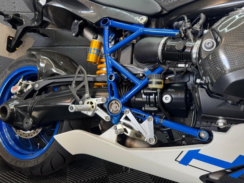 BMW HP2