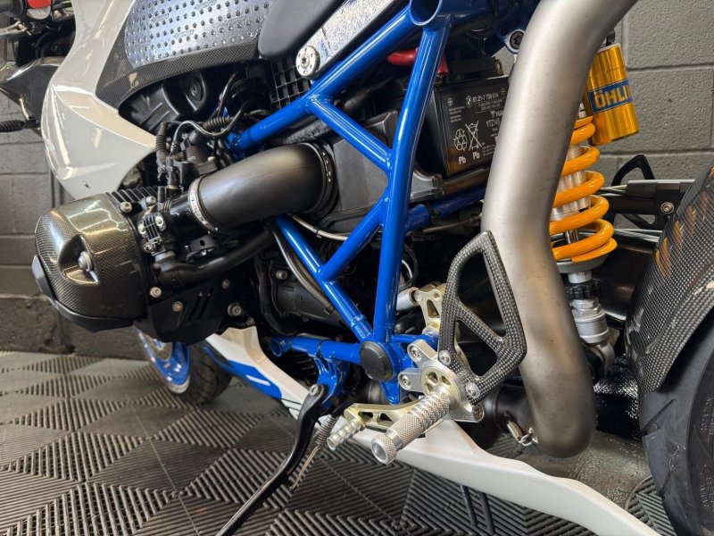 BMW HP2