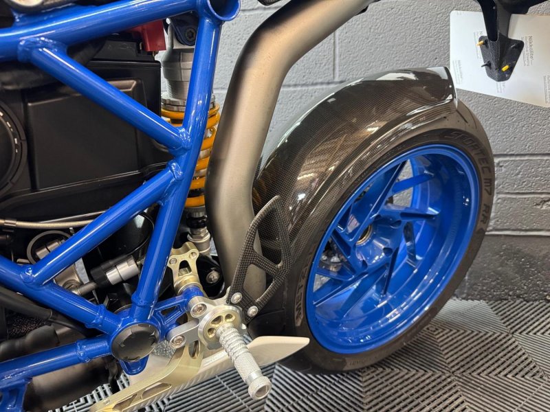 BMW HP2