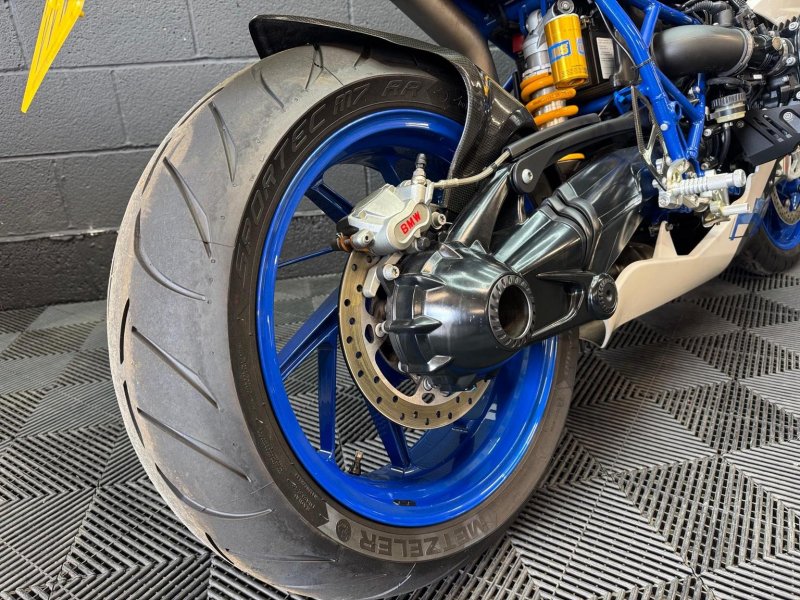 BMW HP2