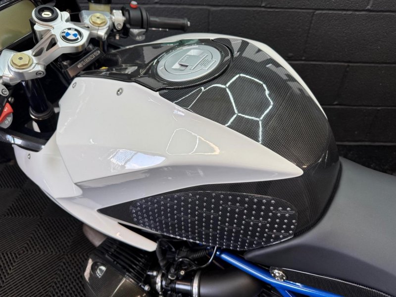 BMW HP2