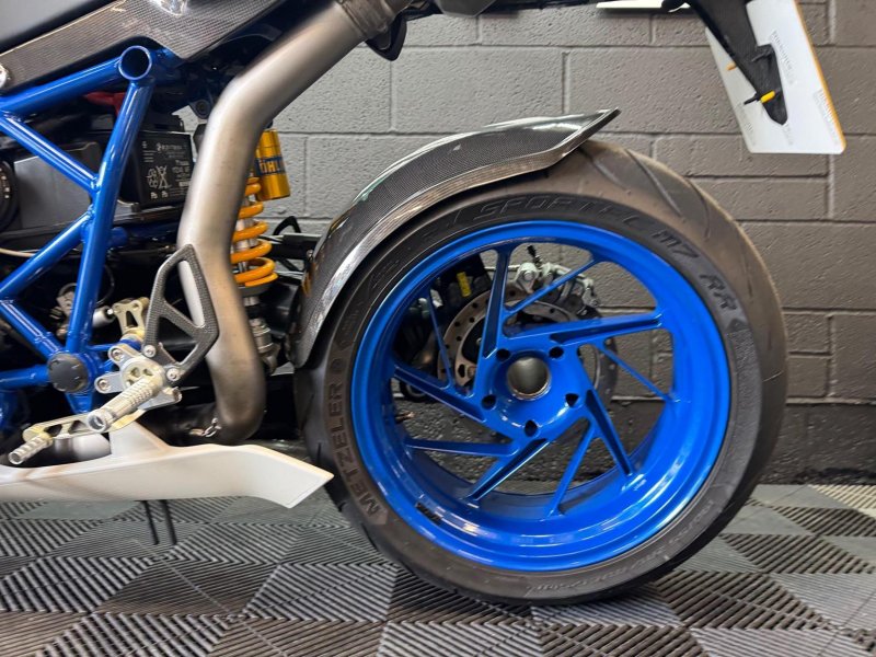 BMW HP2