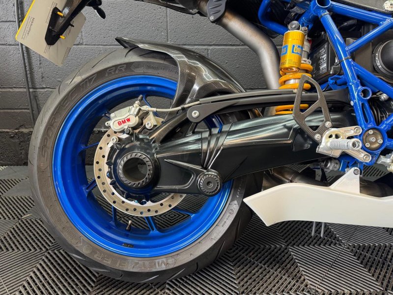 BMW HP2