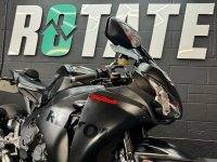 HONDA CBR1000RR Fireblade