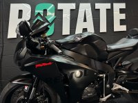 HONDA CBR1000RR Fireblade