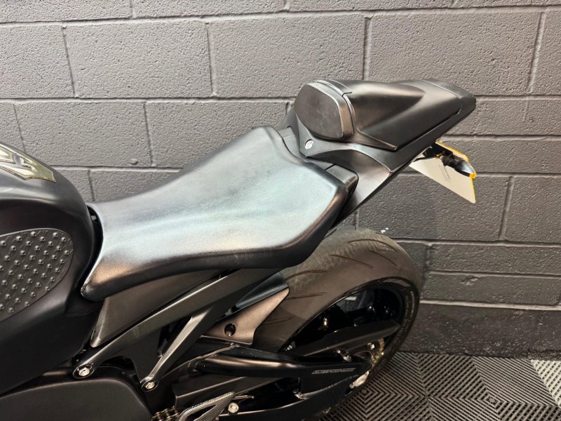 HONDA CBR1000RR Fireblade