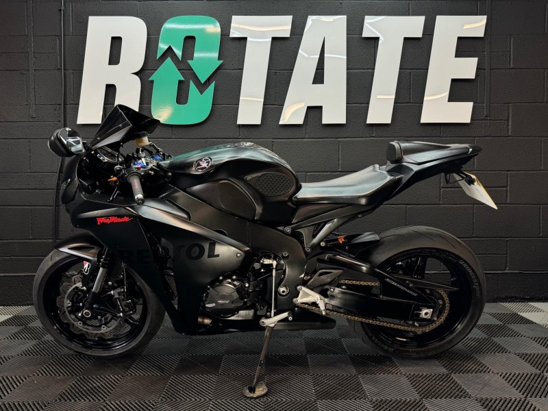 HONDA CBR1000RR Fireblade