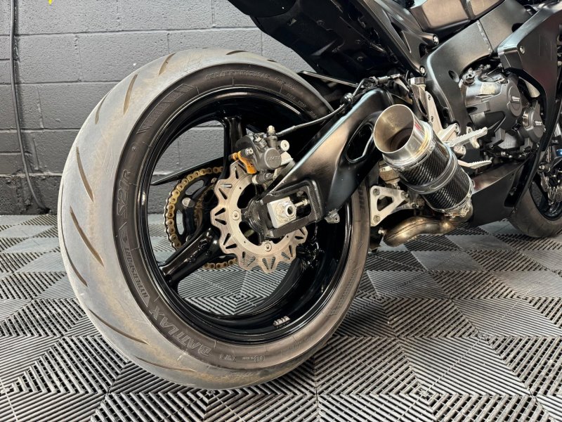 HONDA CBR1000RR Fireblade