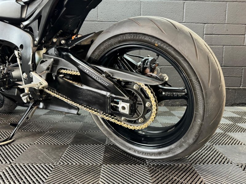 HONDA CBR1000RR Fireblade