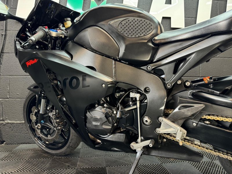 HONDA CBR1000RR Fireblade