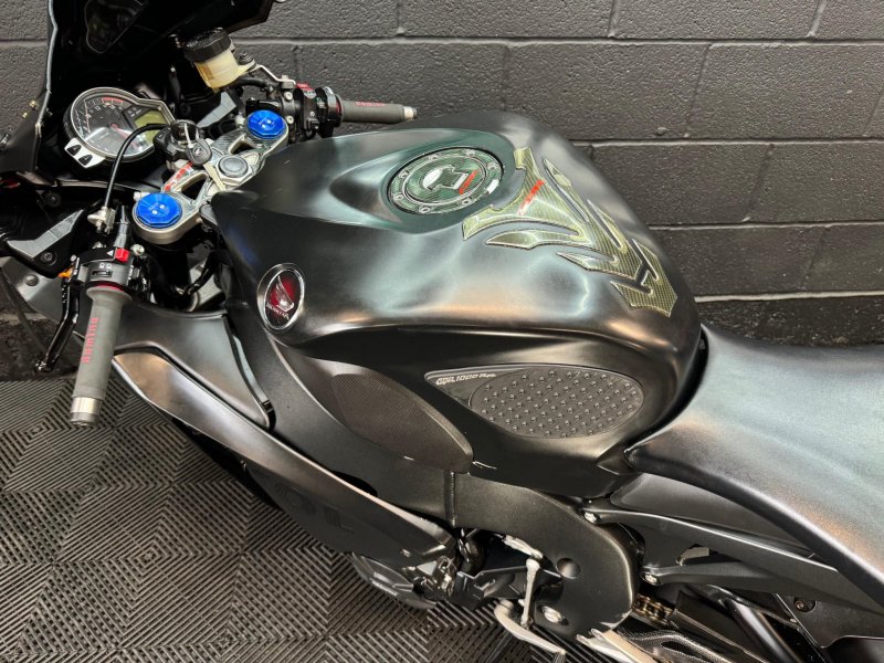 HONDA CBR1000RR Fireblade