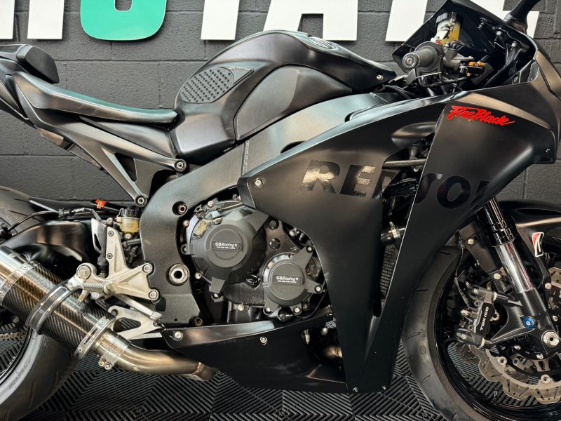 HONDA CBR1000RR Fireblade