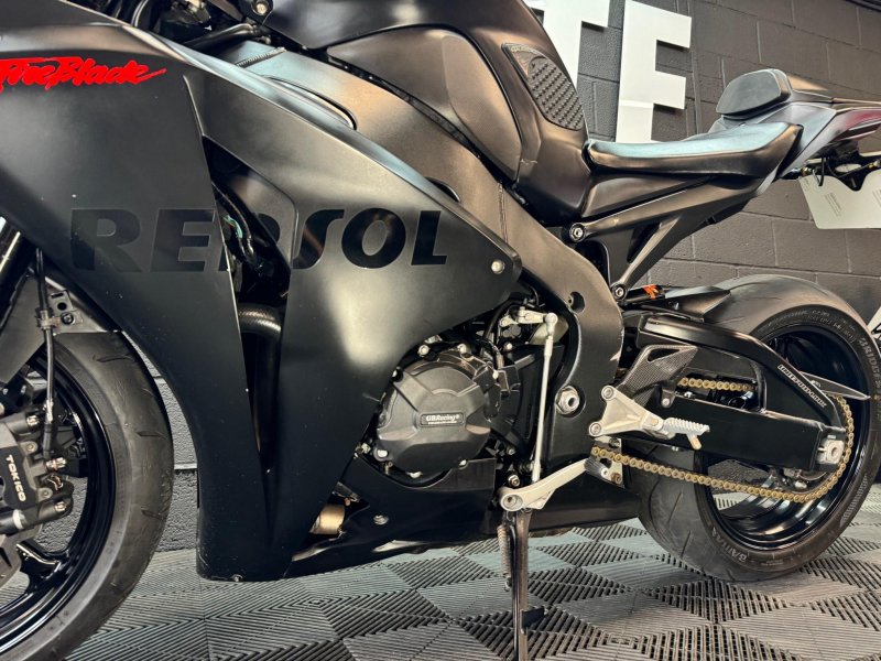 HONDA CBR1000RR Fireblade