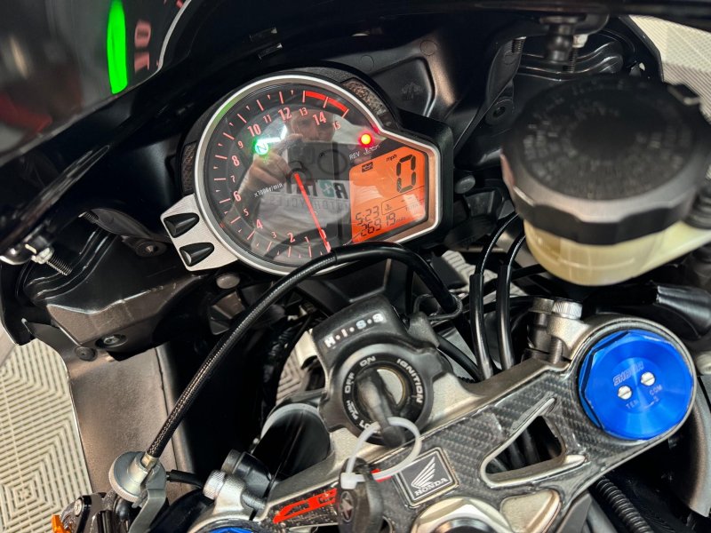 HONDA CBR1000RR Fireblade