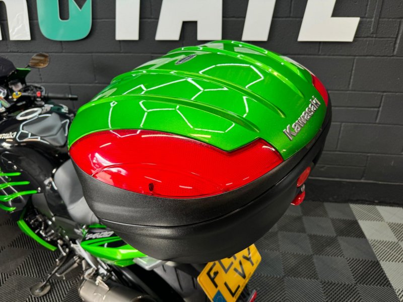 KAWASAKI ZZR1400