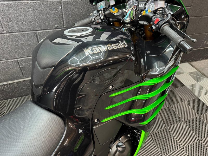 KAWASAKI ZZR1400