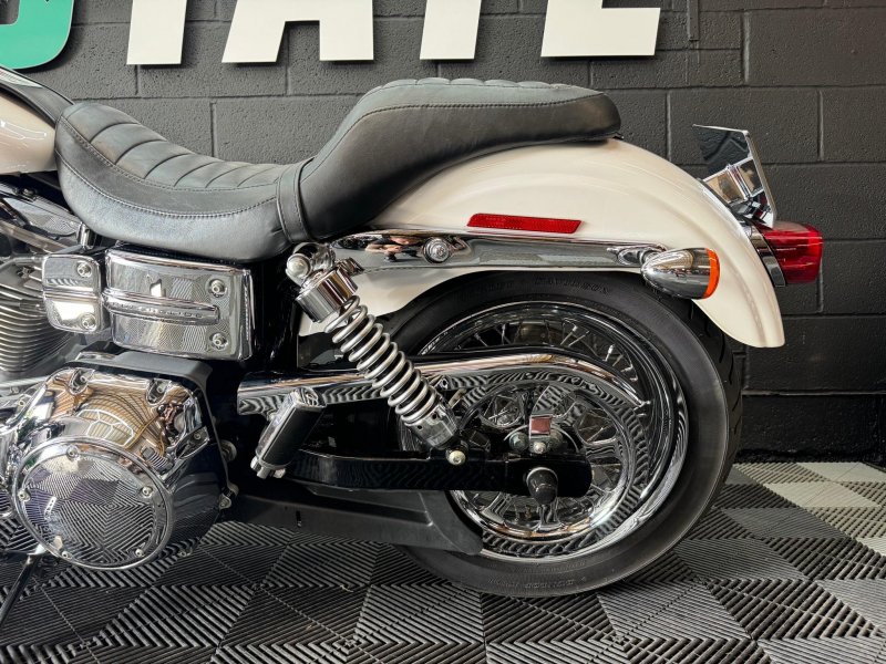 HARLEY-DAVIDSON Dyna