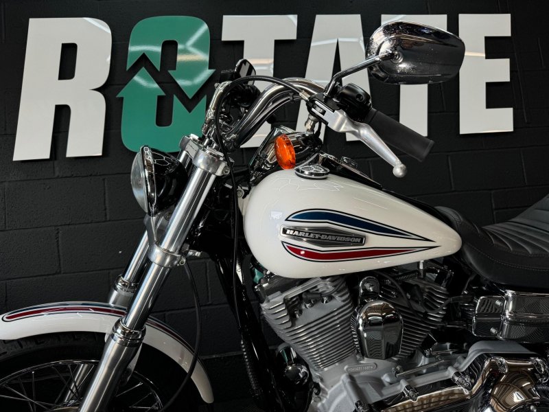 HARLEY-DAVIDSON Dyna