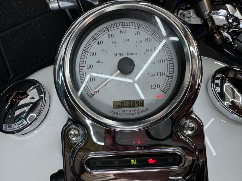 HARLEY-DAVIDSON Dyna