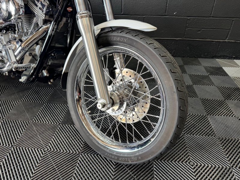 HARLEY-DAVIDSON Dyna