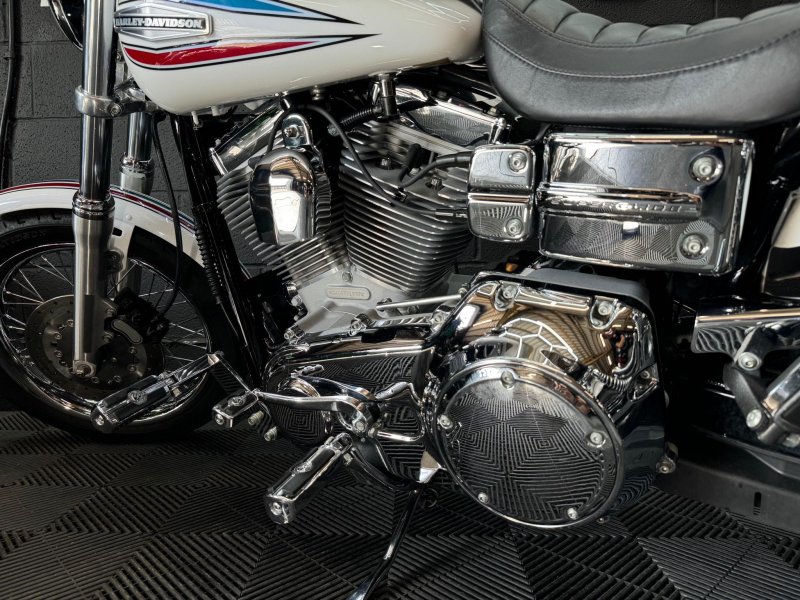 HARLEY-DAVIDSON Dyna