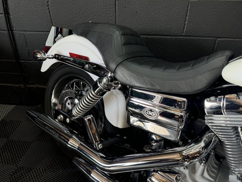 HARLEY-DAVIDSON Dyna