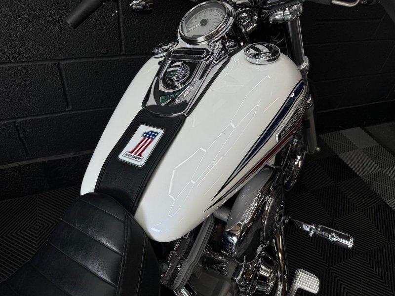 HARLEY-DAVIDSON Dyna