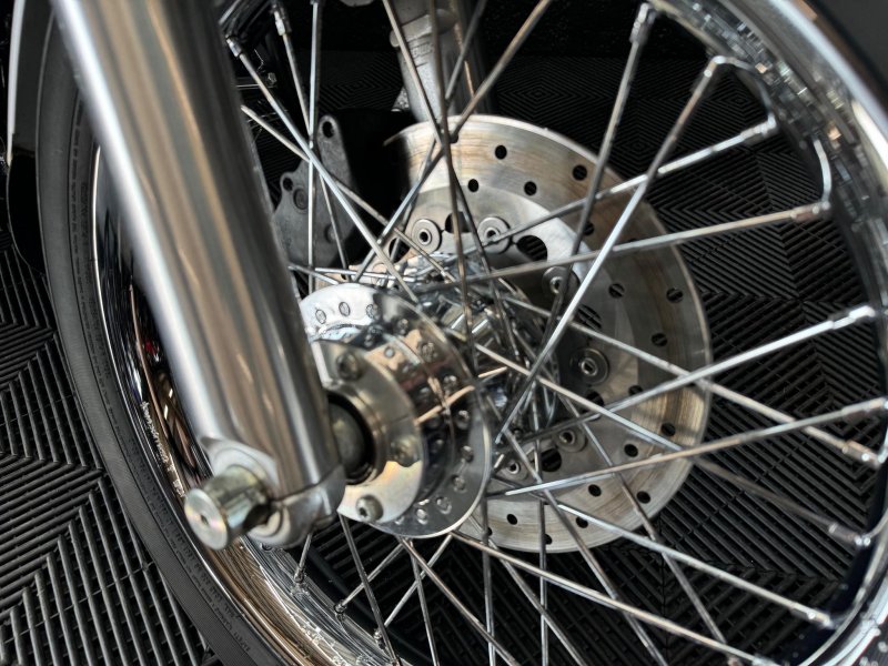 HARLEY-DAVIDSON Dyna
