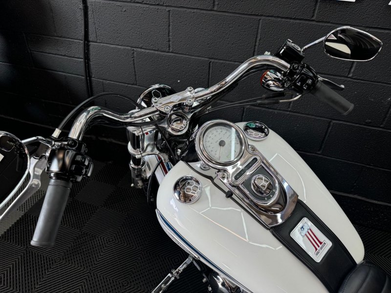 HARLEY-DAVIDSON Dyna