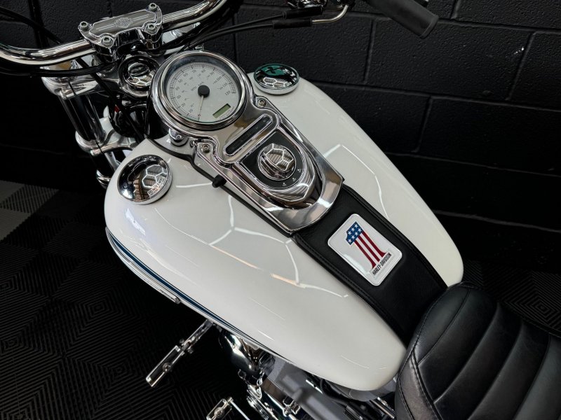 HARLEY-DAVIDSON Dyna
