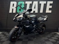 YAMAHA R1